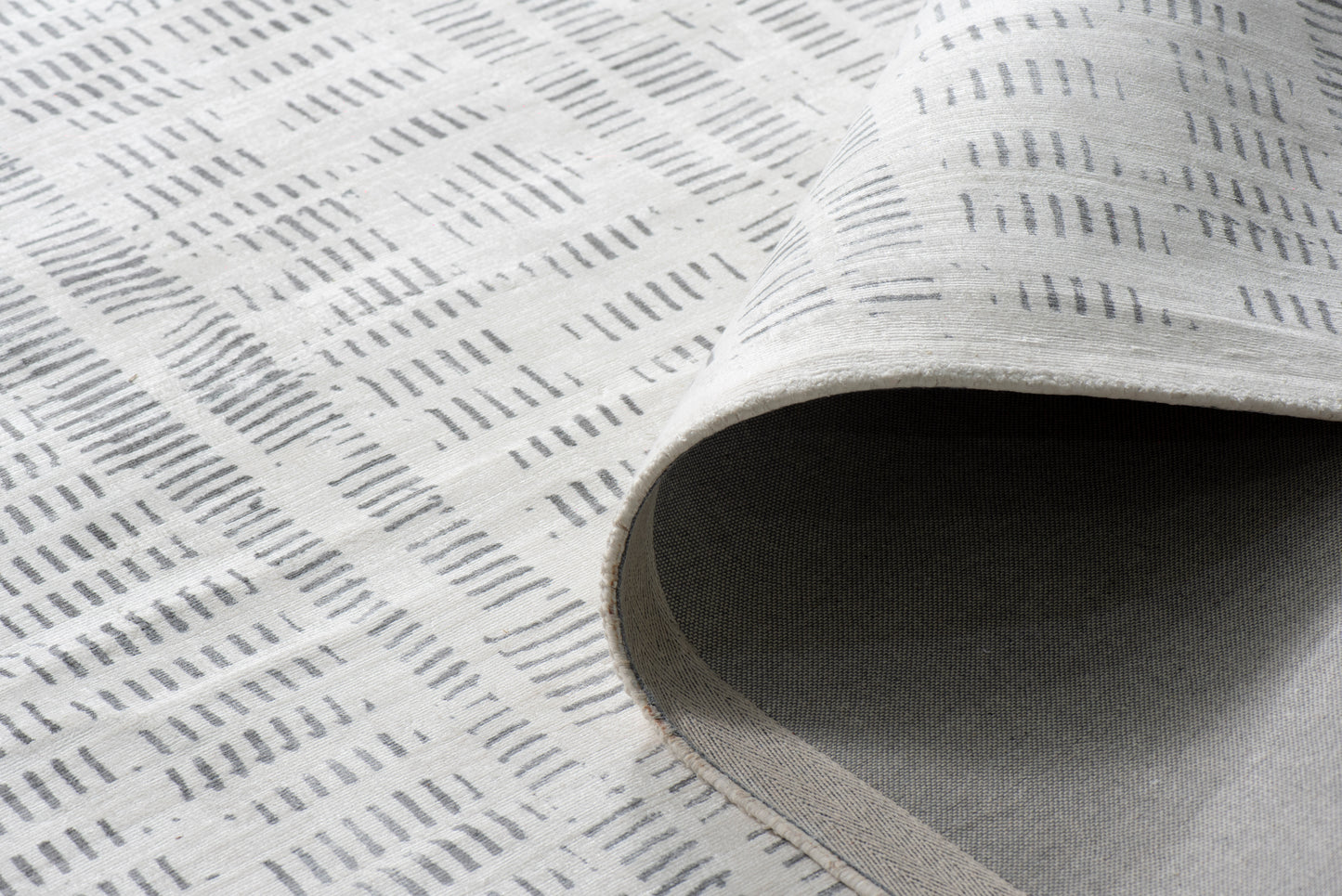 Tapete Kova - Crema/ Gris oscuro 103N