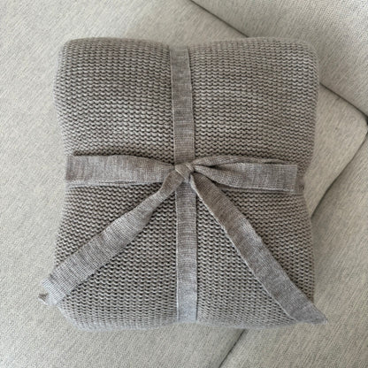 Frazada tejida lisa - Bordada